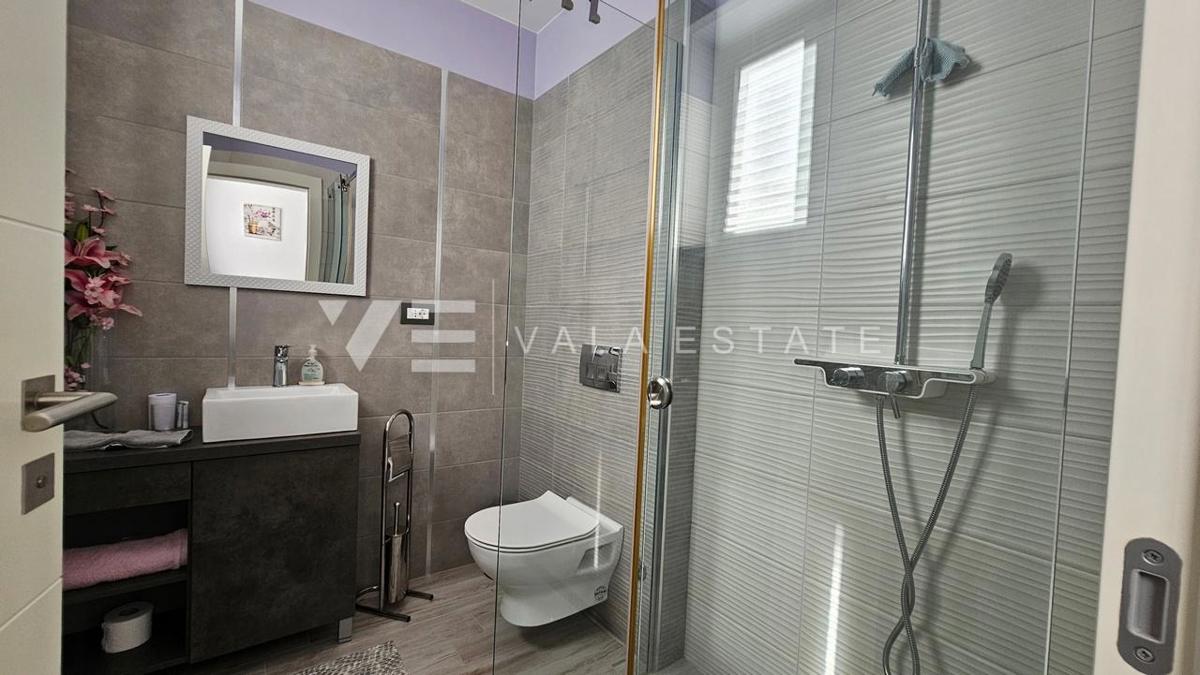 VILLA DI LUSSO CON PISCINA E VISTA MARE