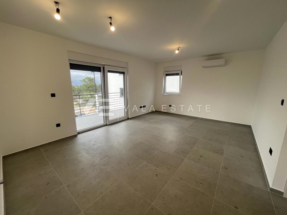 APPARTAMENTO IN POSIZIONE TRANQUILLA CON VISTA MARE