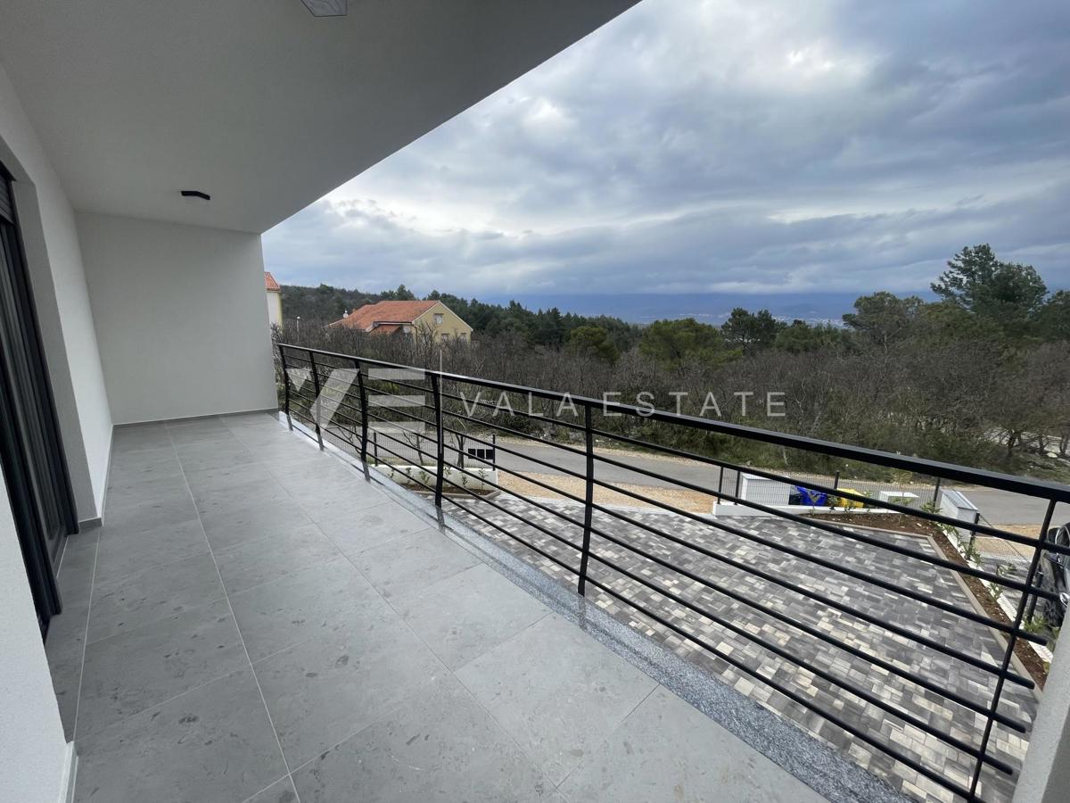 APPARTAMENTO IN POSIZIONE TRANQUILLA CON VISTA MARE