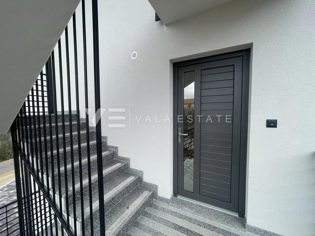 APPARTAMENTO IN POSIZIONE TRANQUILLA CON VISTA MARE