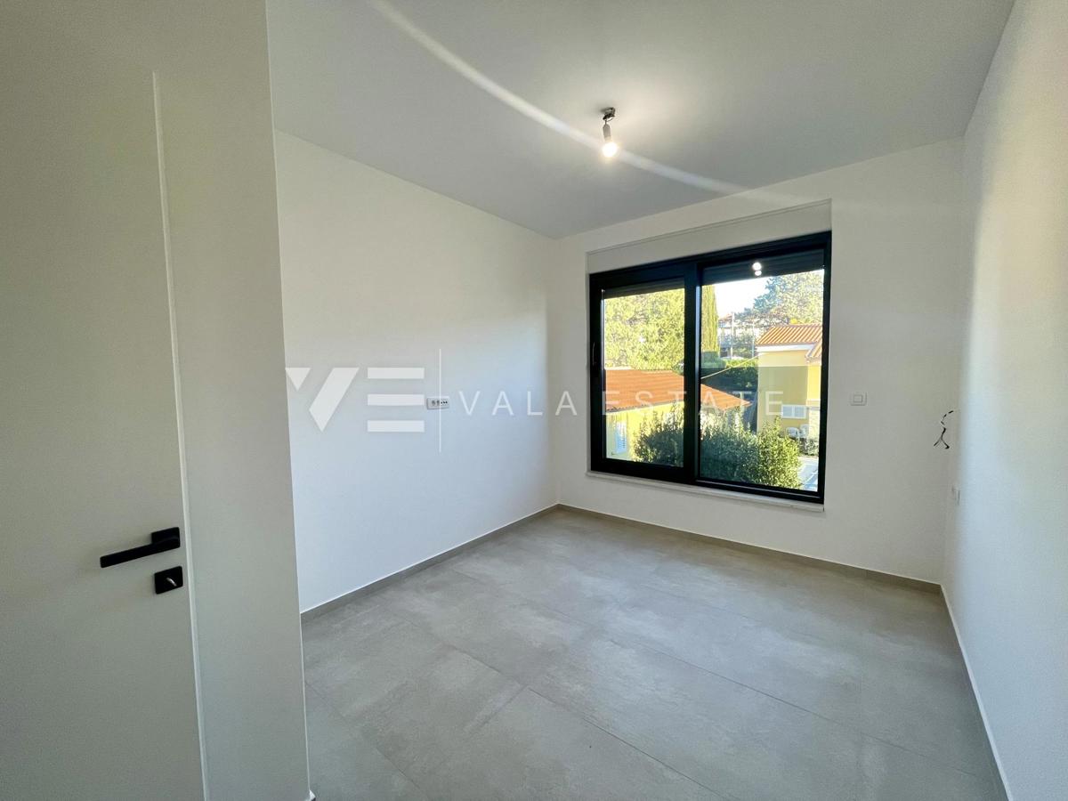 LUSSUOSA NUOVA CASA DOPPIA CON VISTA MARE VICINO ALLA SPIAGGIA