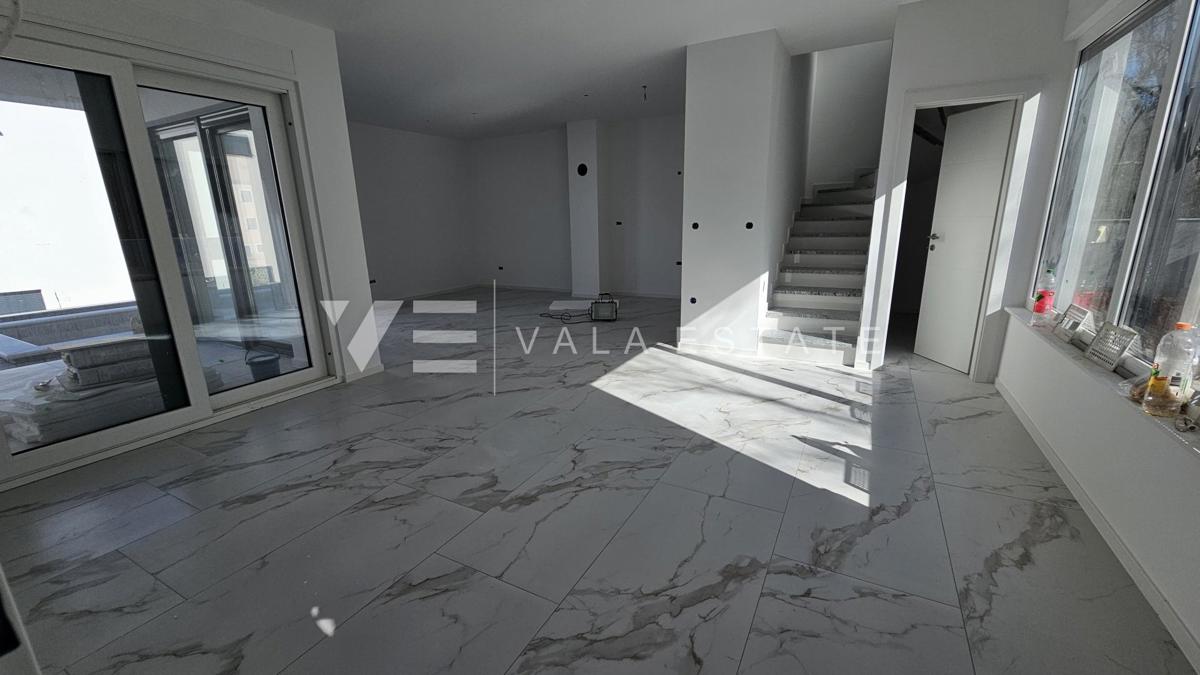 CASA DOPPIA MODERNA CON PISCINA E VISTA MARE