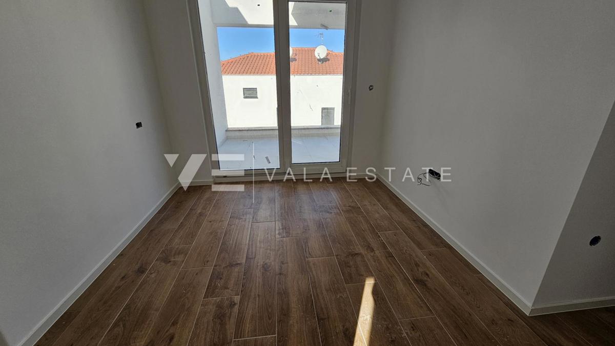 CASA DOPPIA MODERNA CON PISCINA E VISTA MARE