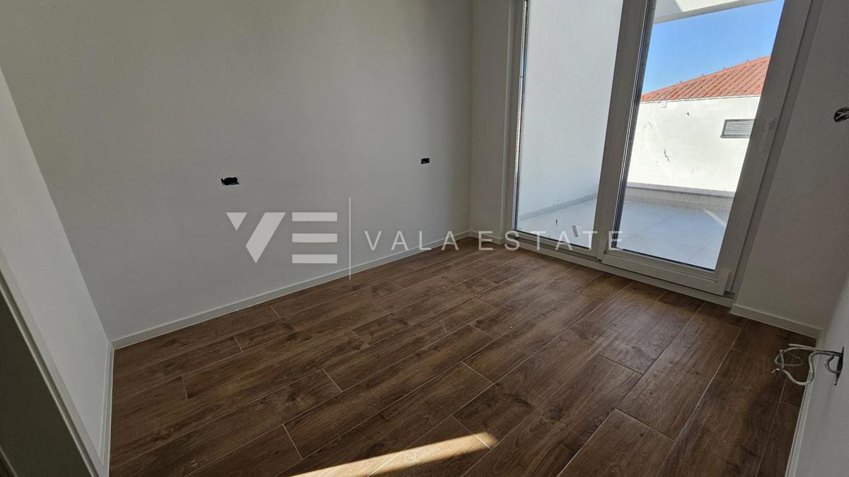CASA DOPPIA MODERNA CON PISCINA E VISTA MARE