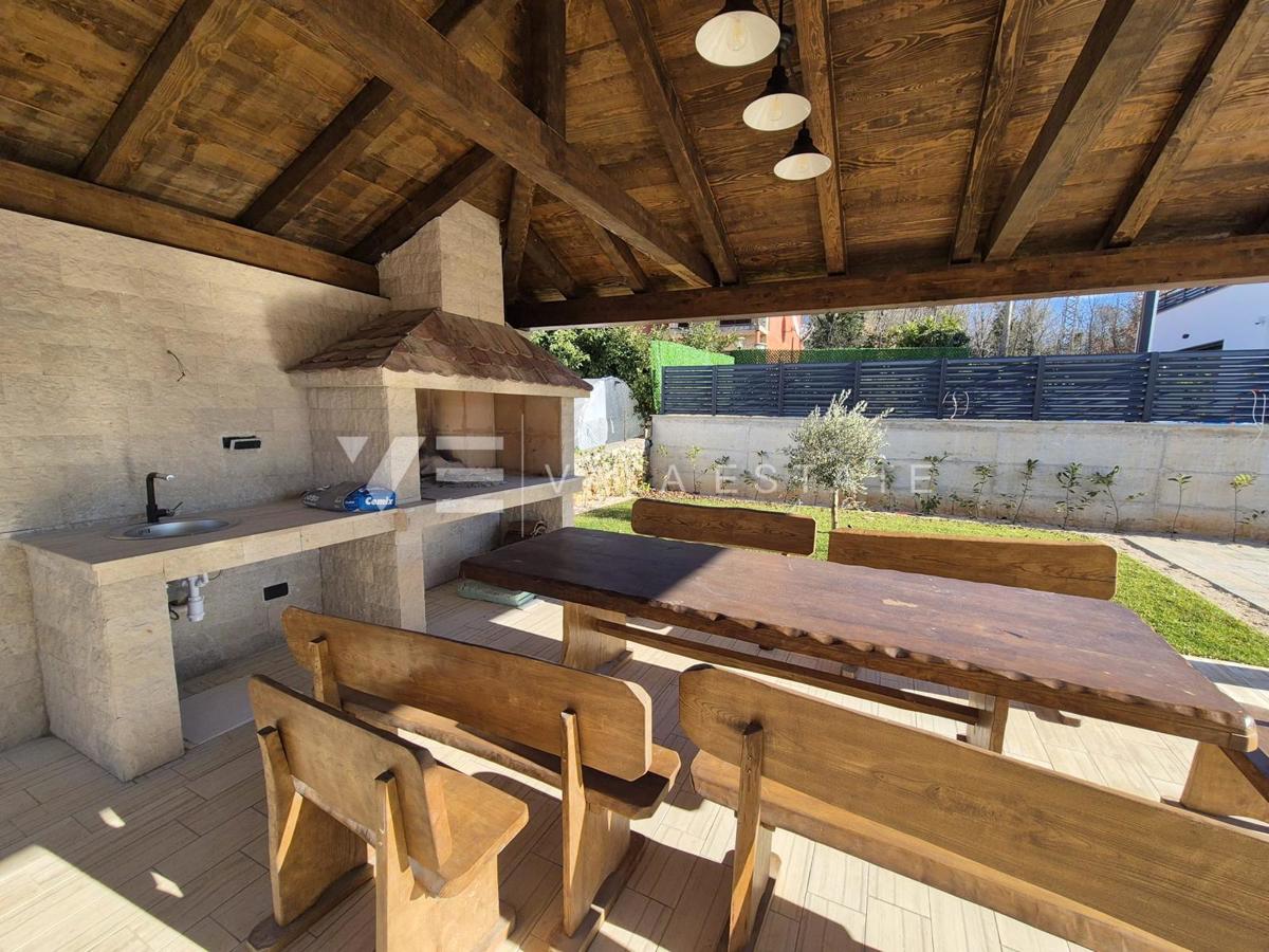NUOVA CASA INDIPENDENTE CON PISCINA IN POSIZIONE TRANQUILLA