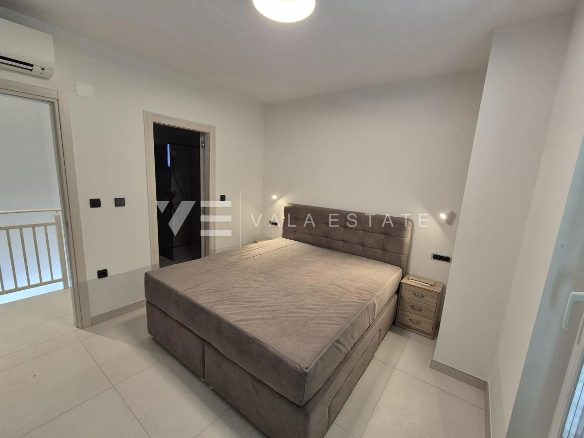 NUOVA CASA INDIPENDENTE CON PISCINA IN POSIZIONE TRANQUILLA