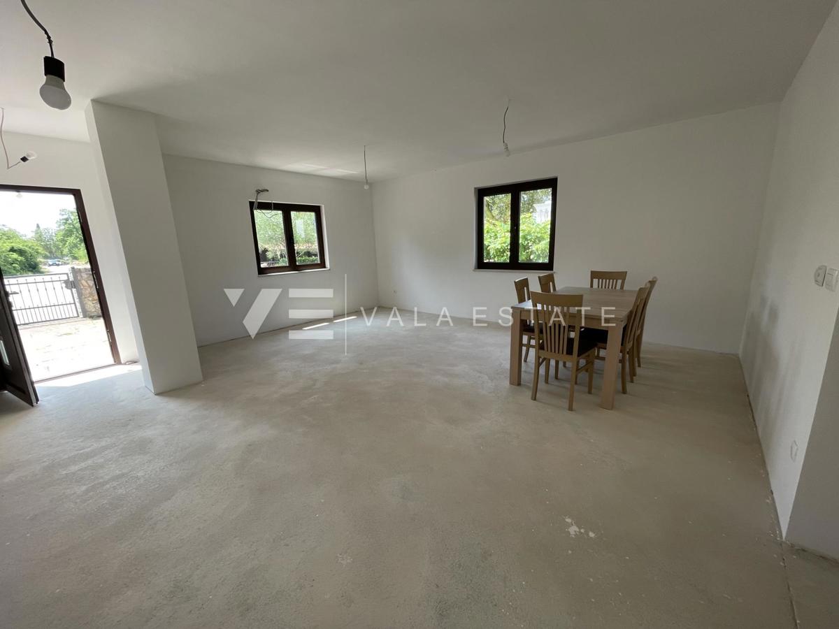 APPARTAMENTO AL PIANO TERRA CON GIARDINO IN POSIZIONE TRANQUILLA