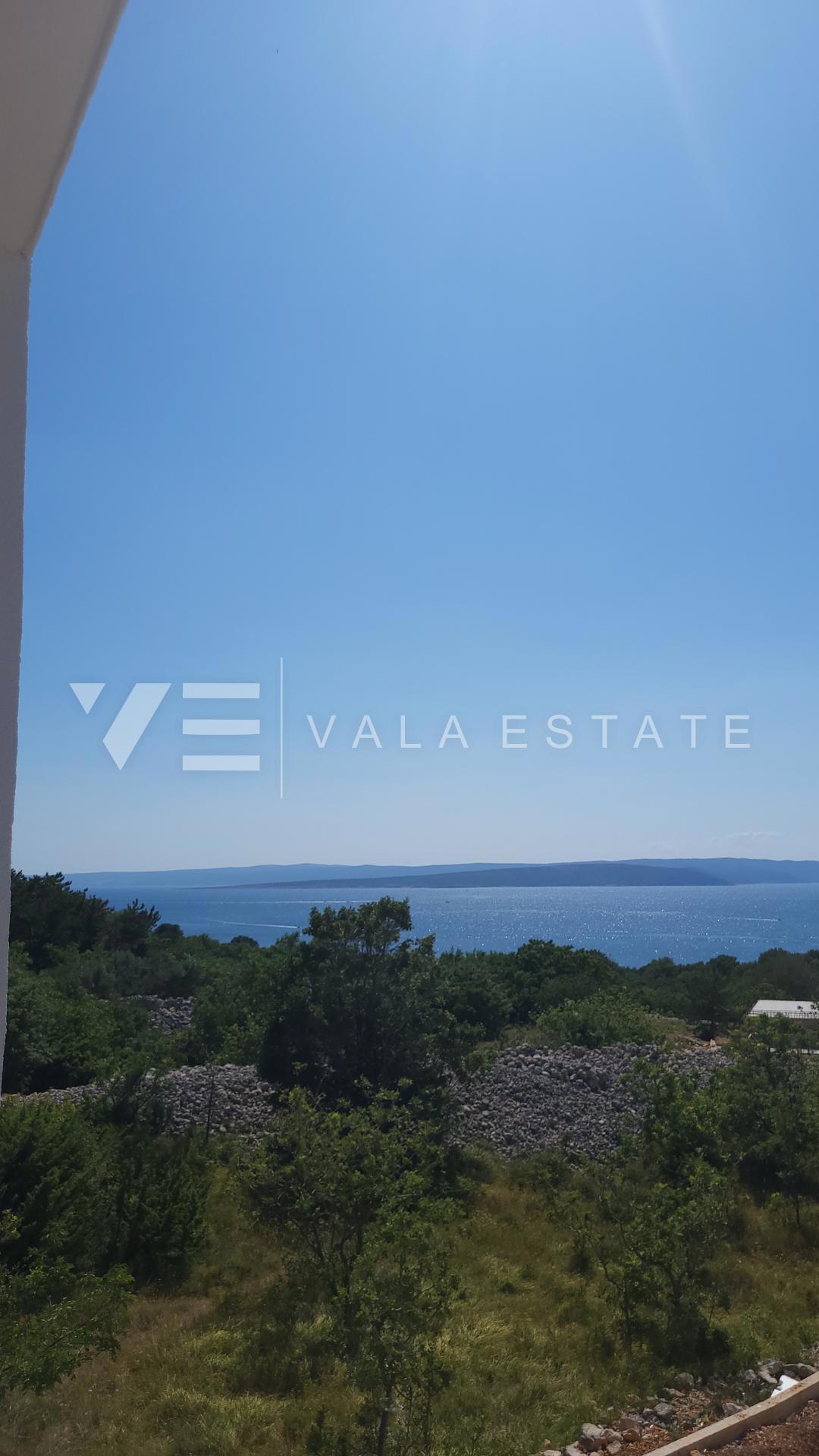 MODERNO APPARTAMENTO SU DUE PIANI CON VISTA MARE