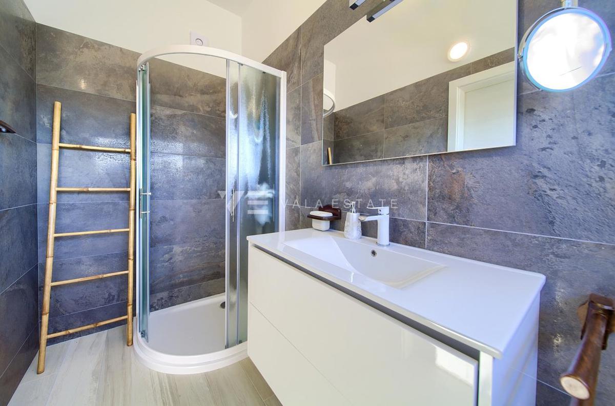  NUOVA VILLA URBANA CON PISCINA E VISTA MARE PANORAMICA
