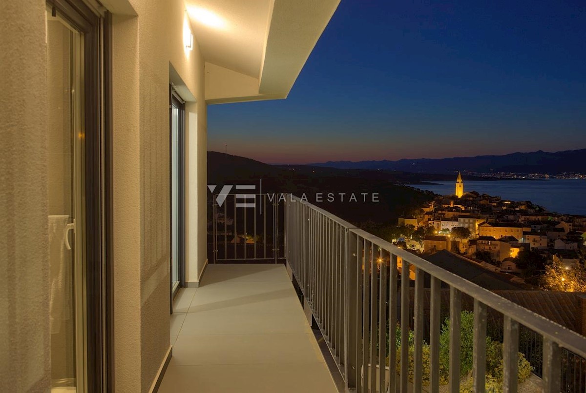  NUOVA VILLA URBANA CON PISCINA E VISTA MARE PANORAMICA