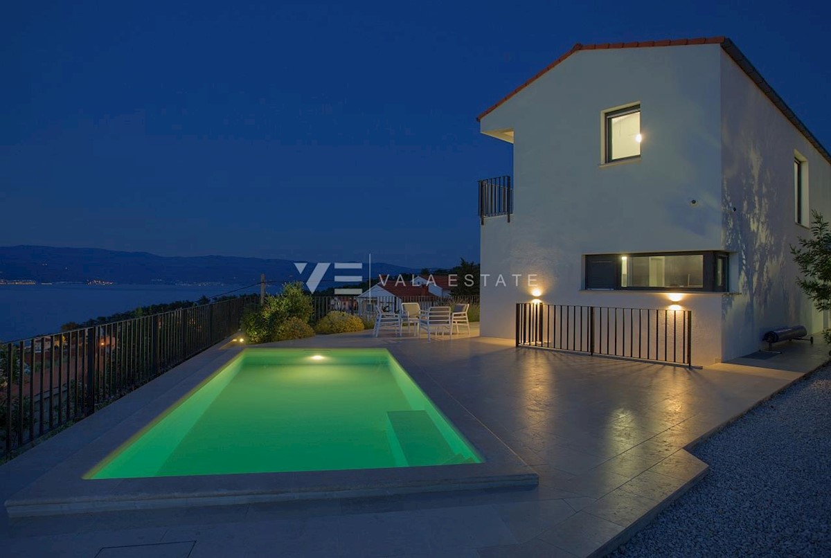  NUOVA VILLA URBANA CON PISCINA E VISTA MARE PANORAMICA