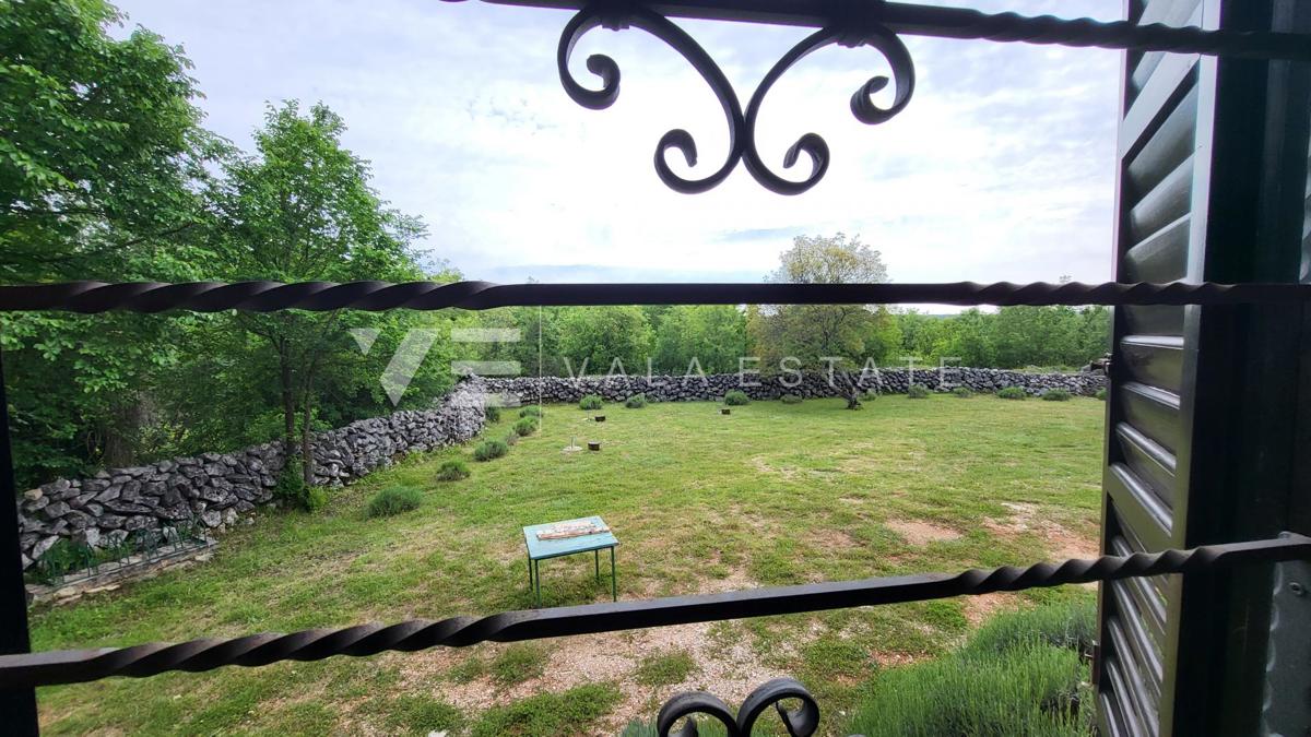  CASA INDIPENDENTE CON DUE APPARTAMENTI E AMPIO GIARDINO
