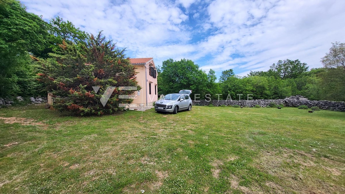  CASA INDIPENDENTE CON DUE APPARTAMENTI E AMPIO GIARDINO