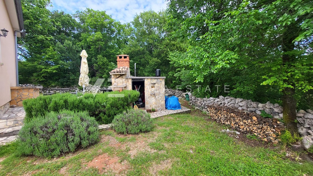  CASA INDIPENDENTE CON DUE APPARTAMENTI E AMPIO GIARDINO