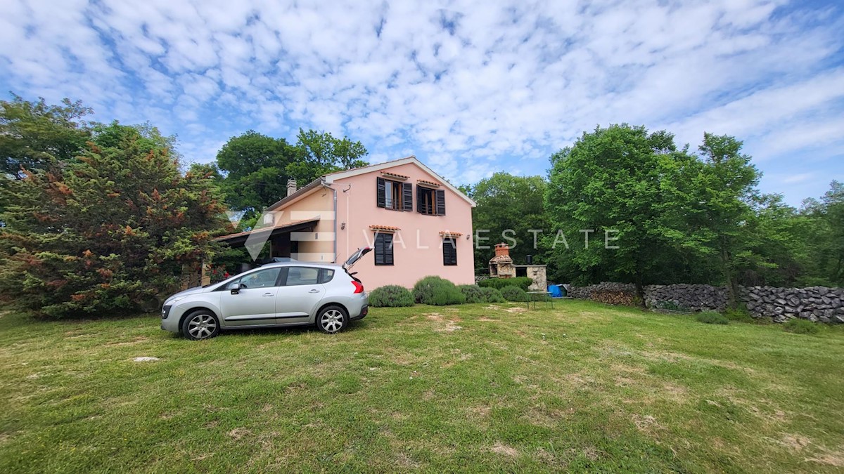  CASA INDIPENDENTE CON DUE APPARTAMENTI E AMPIO GIARDINO