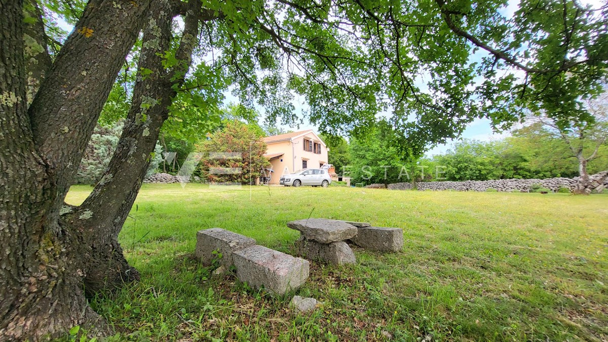  CASA INDIPENDENTE CON DUE APPARTAMENTI E AMPIO GIARDINO