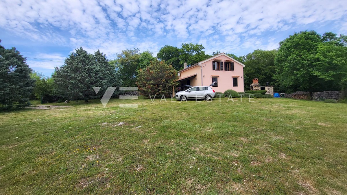  CASA INDIPENDENTE CON DUE APPARTAMENTI E AMPIO GIARDINO