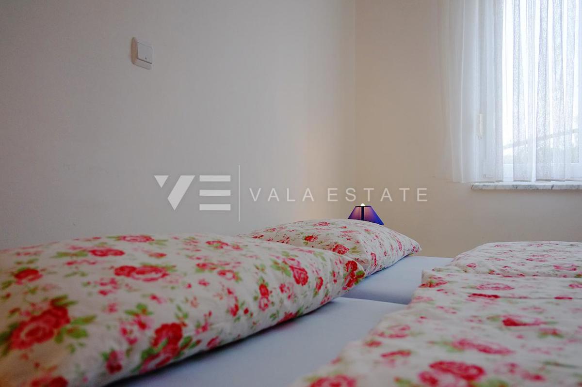 CASA INDIPENDENTE CON SEI UNITA' ABITATIVE