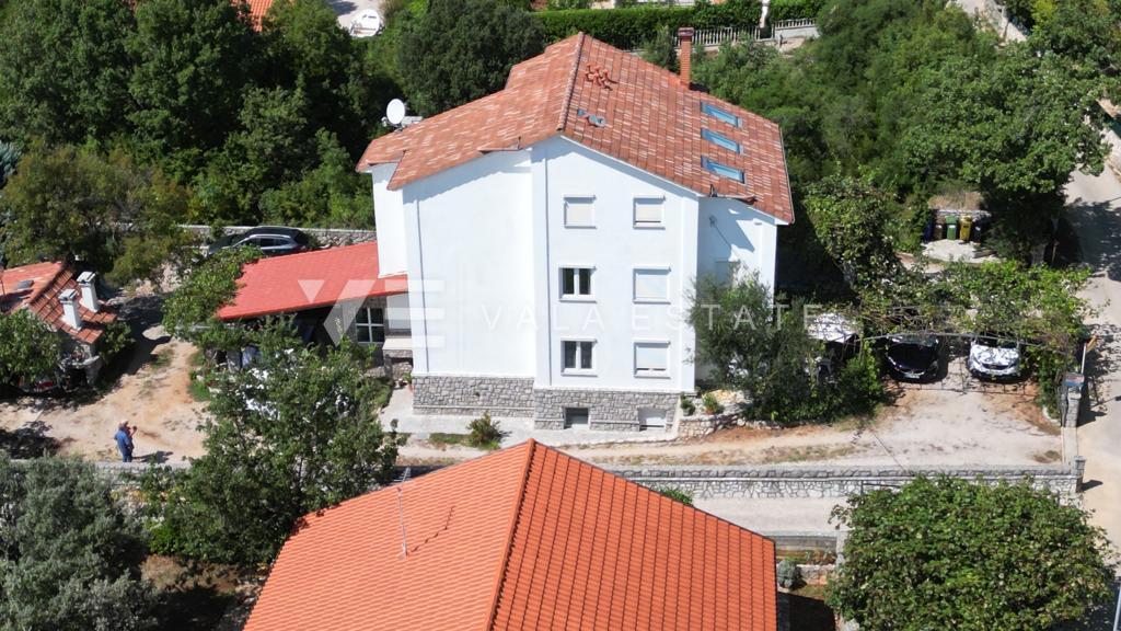 CASA INDIPENDENTE CON SEI UNITA' ABITATIVE