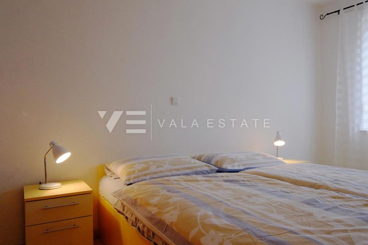 CASA INDIPENDENTE CON SEI UNITA' ABITATIVE