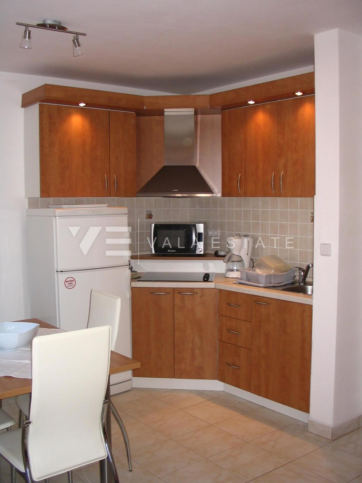 CASA INDIPENDENTE CON SEI UNITA' ABITATIVE