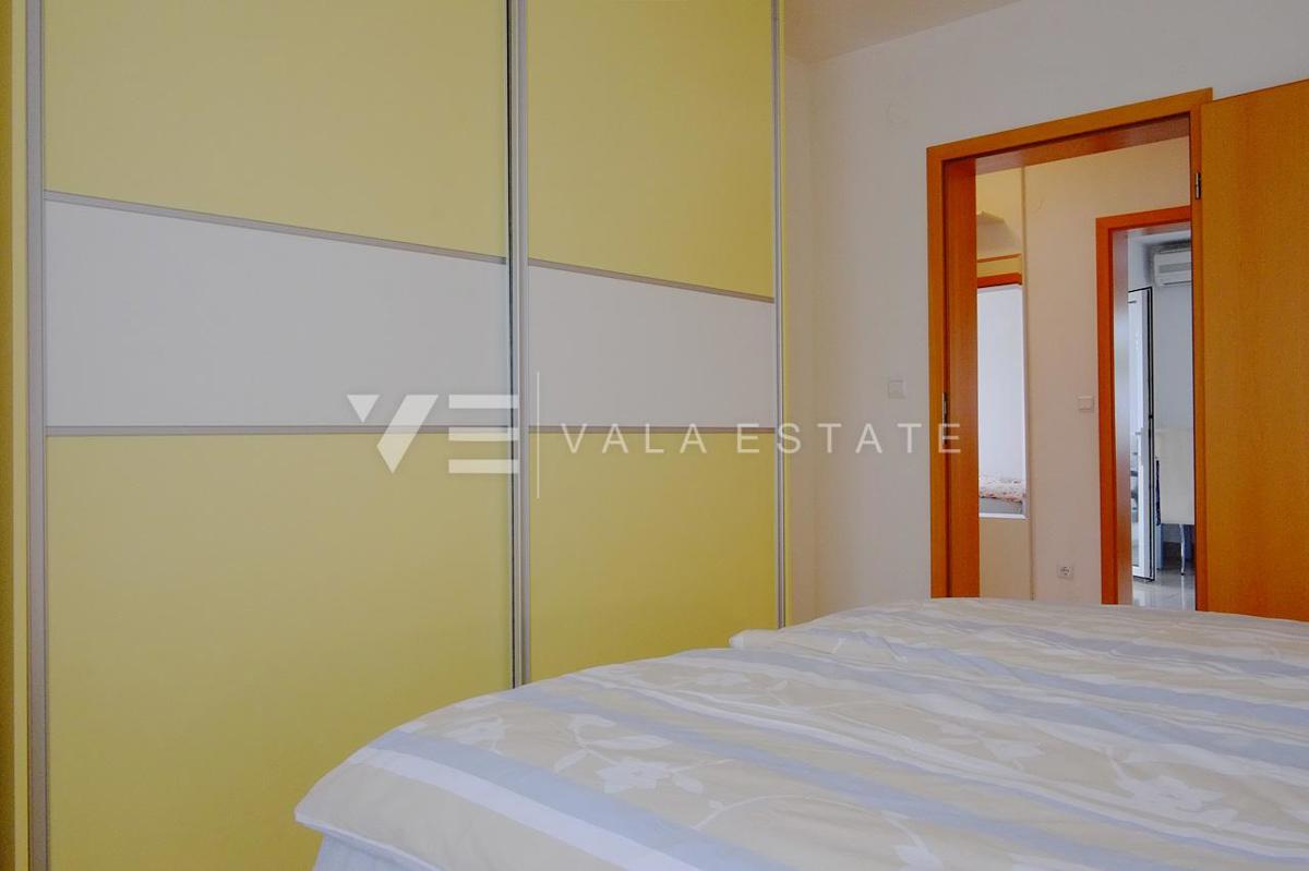 CASA INDIPENDENTE CON SEI UNITA' ABITATIVE
