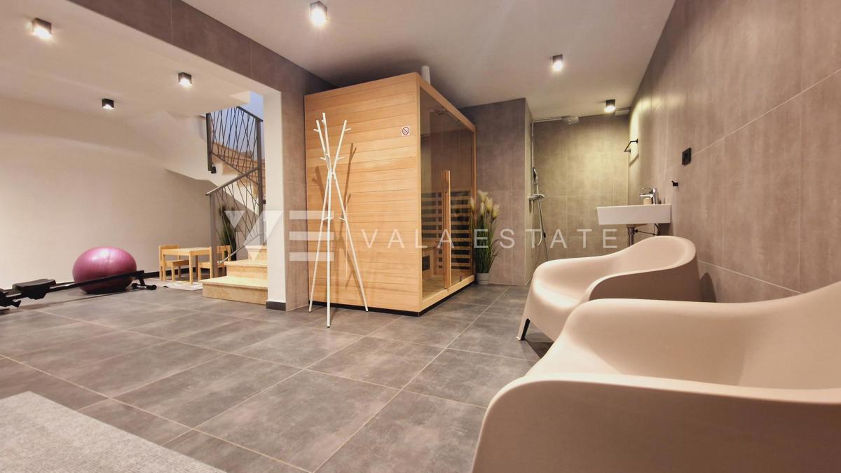 NUOVA VILLA IN PIETRA CON PISCINA IN POSIZIONE TRANQUILLA