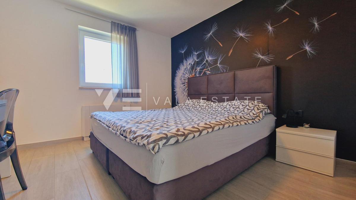 NUOVA VILLA IN PIETRA CON PISCINA IN POSIZIONE TRANQUILLA