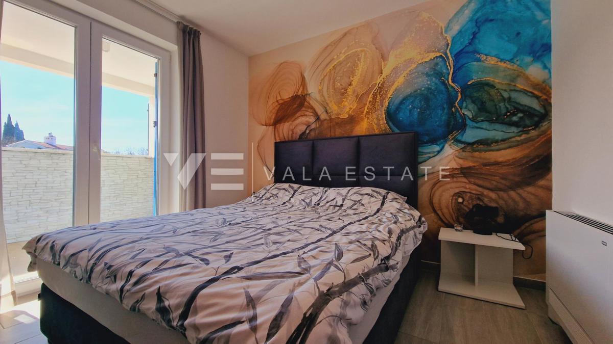 NUOVA VILLA IN PIETRA CON PISCINA IN POSIZIONE TRANQUILLA