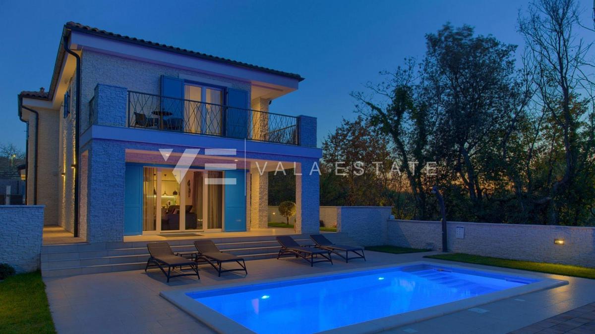 NUOVA VILLA IN PIETRA CON PISCINA IN POSIZIONE TRANQUILLA