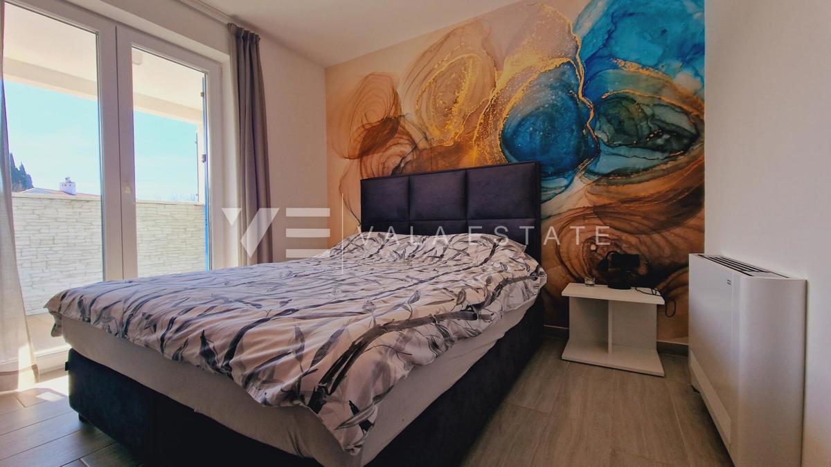 NUOVA VILLA IN PIETRA CON PISCINA IN POSIZIONE TRANQUILLA