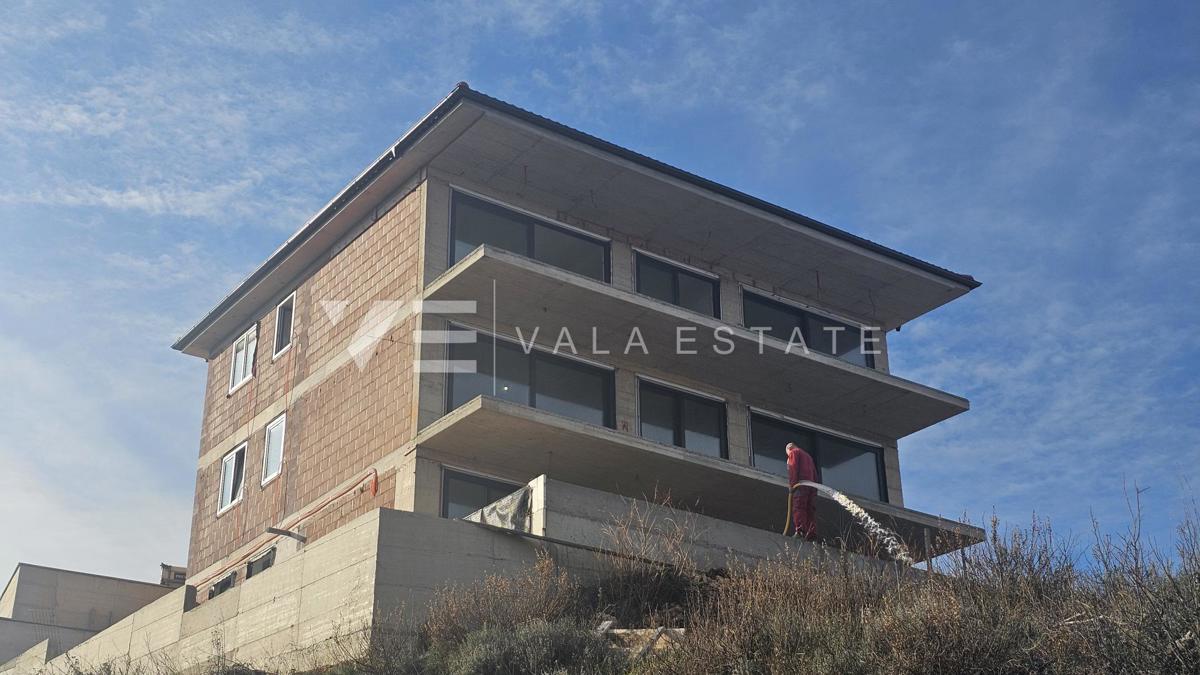 NUOVO APPARTAMENTO CON VISTA MARE, PISCINA E ULTERIORE MONOLOCALE