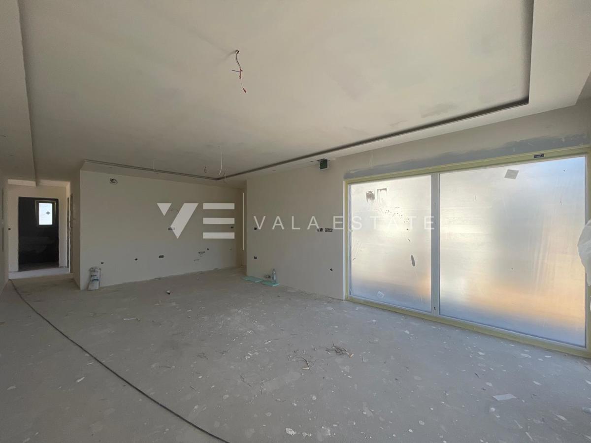 APPARTAMENTO CON DUE CAMERE DA LETTO IN UN NUOVO EDIFICIO CON VISTA MARE