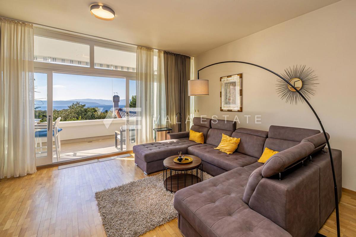 CASA AL PIANO TERRA CON GIARDINO A SOLI 400 M DAL MARE