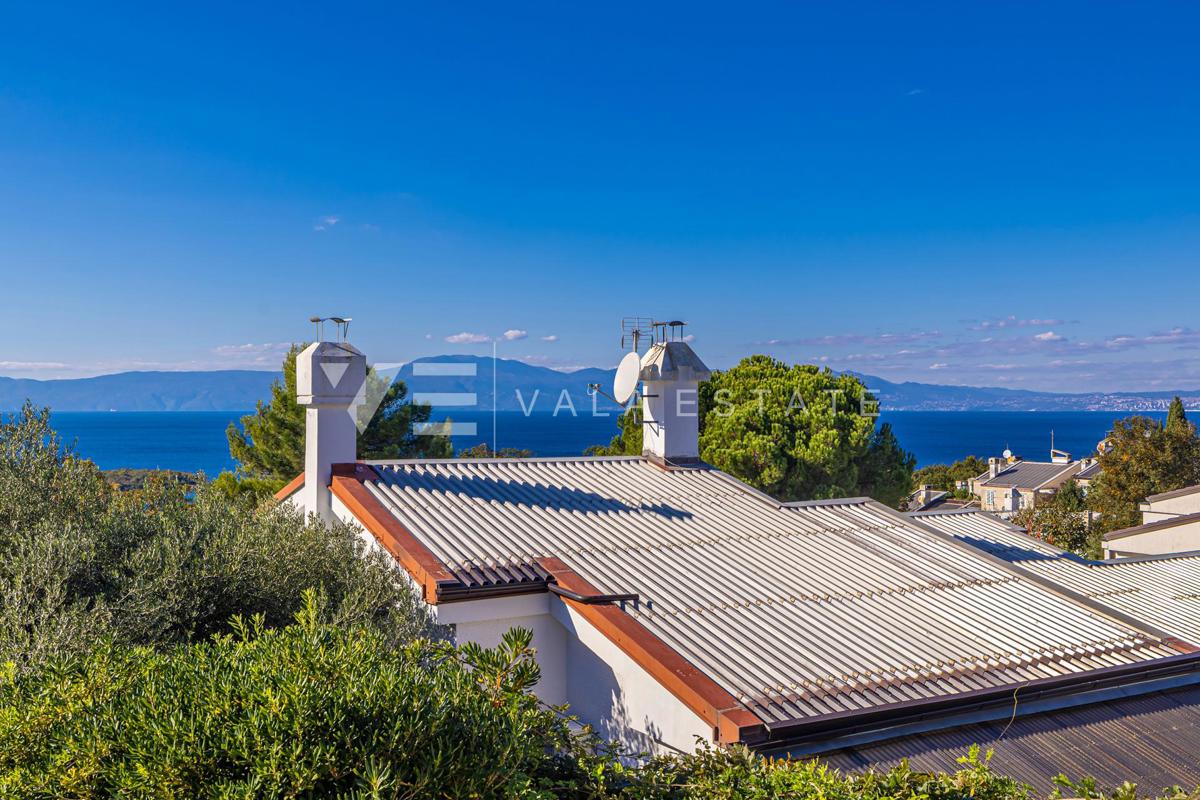 CASA AL PIANO TERRA CON GIARDINO A SOLI 400 M DAL MARE