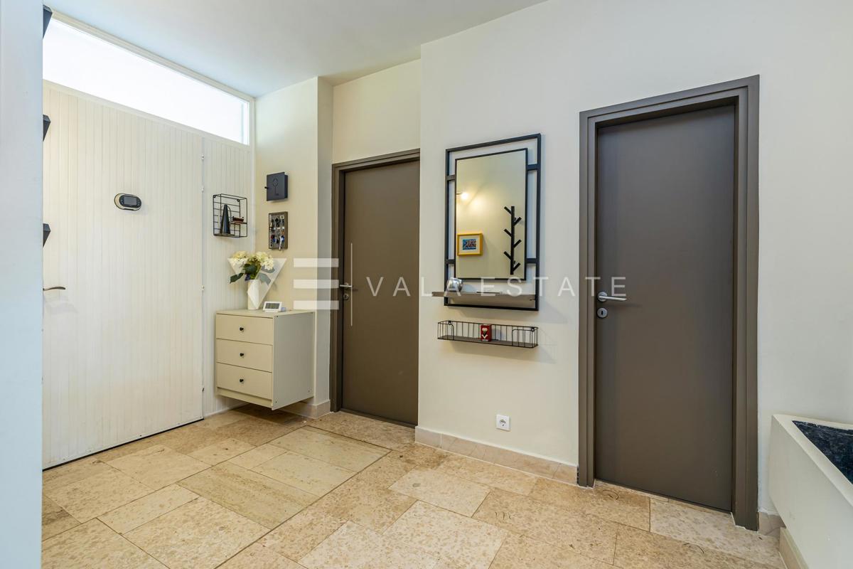 CASA AL PIANO TERRA CON GIARDINO A SOLI 400 M DAL MARE