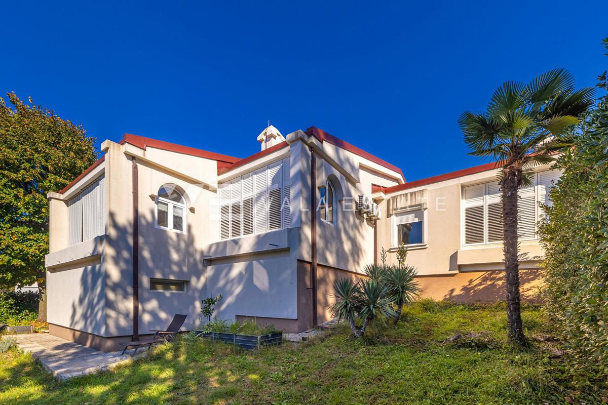 CASA AL PIANO TERRA CON GIARDINO A SOLI 400 M DAL MARE