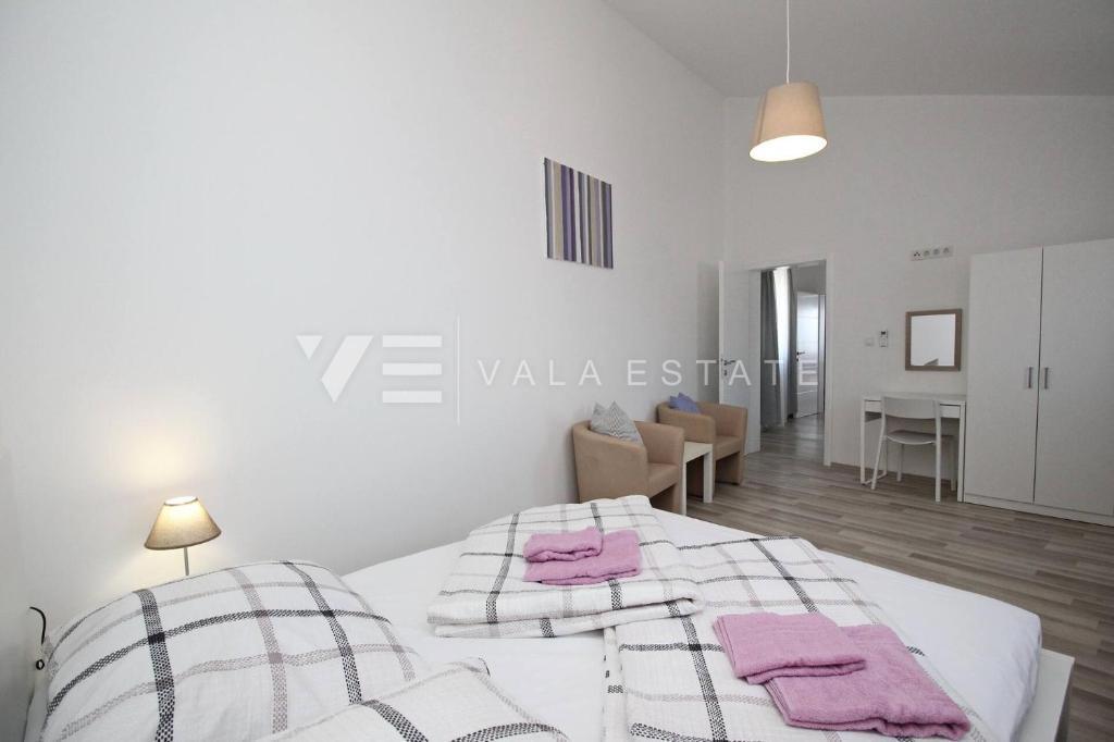 CASA MODERNA INDIPENDENTE IN PRIMA FILA SUL MARE