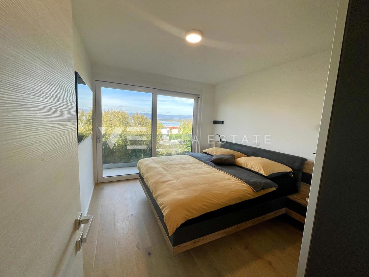 CONFORTEVOLE APPARTAMENTO CON VISTA MARE IN POSIZIONE ATTRAENTE