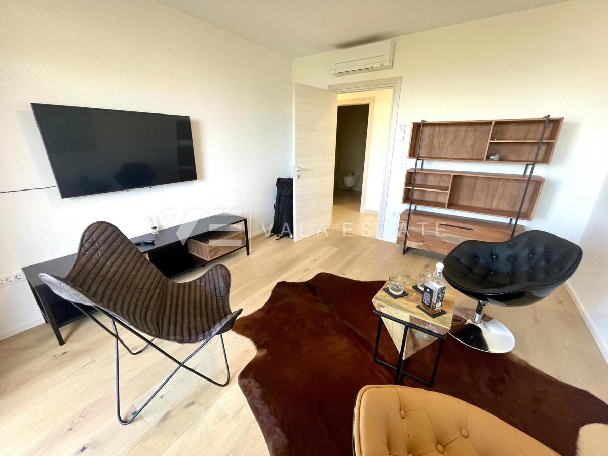 CONFORTEVOLE APPARTAMENTO CON VISTA MARE IN POSIZIONE ATTRAENTE