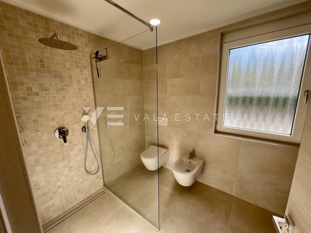 CONFORTEVOLE APPARTAMENTO CON VISTA MARE IN POSIZIONE ATTRAENTE