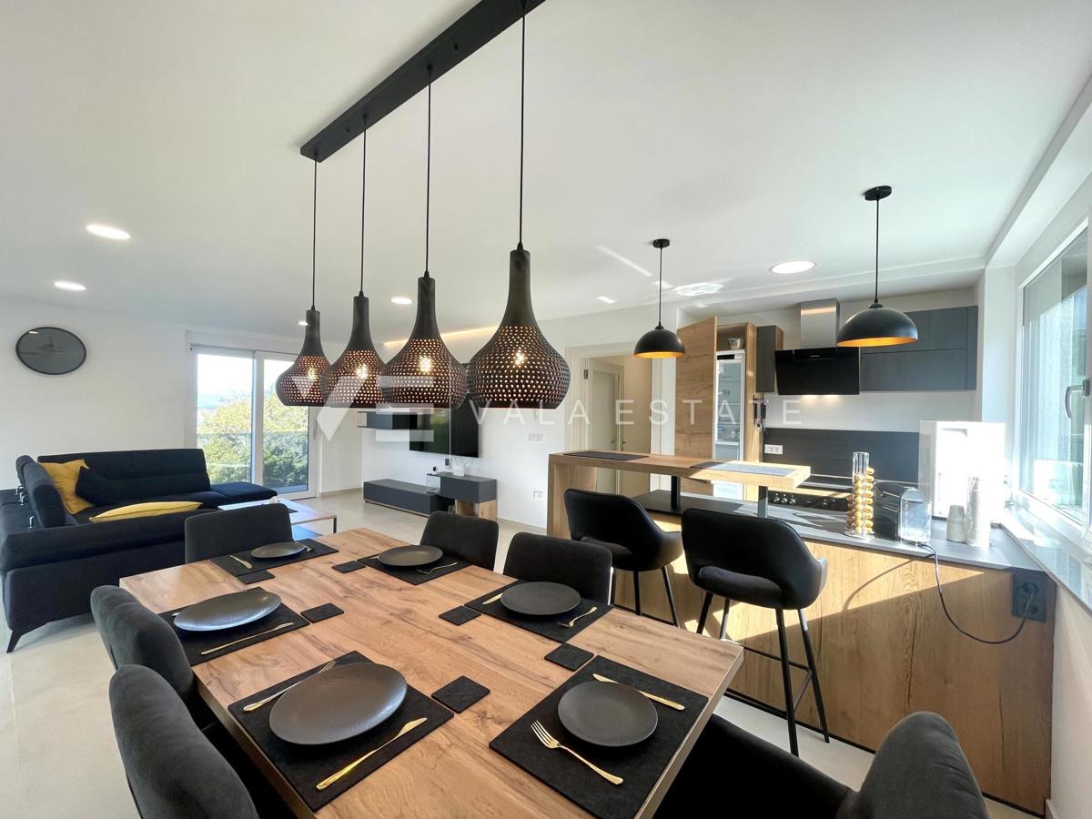 CONFORTEVOLE APPARTAMENTO CON VISTA MARE IN POSIZIONE ATTRAENTE