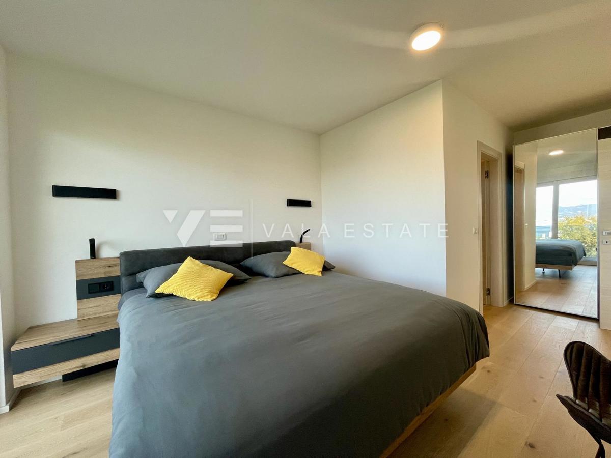 CONFORTEVOLE APPARTAMENTO CON VISTA MARE IN POSIZIONE ATTRAENTE