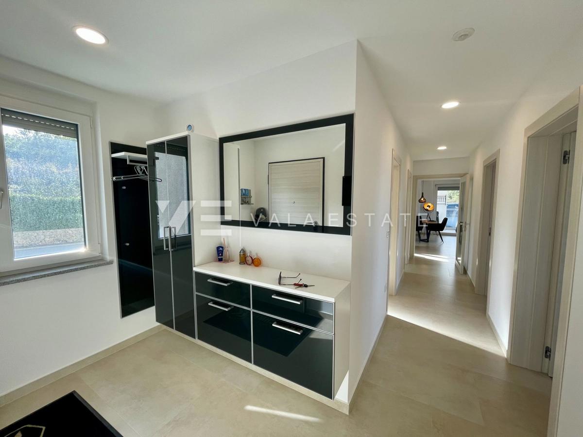 CONFORTEVOLE APPARTAMENTO CON VISTA MARE IN POSIZIONE ATTRAENTE