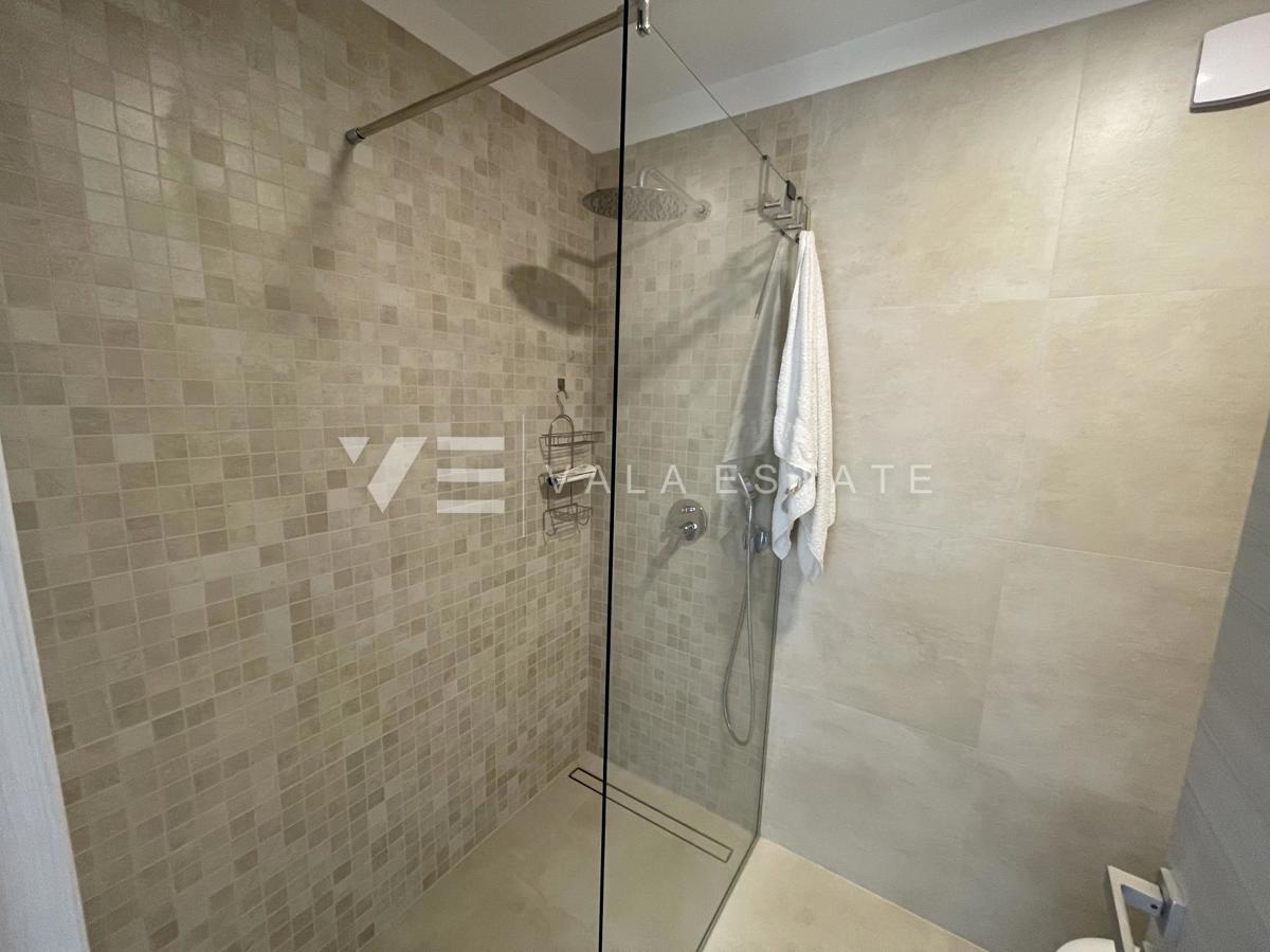 CONFORTEVOLE APPARTAMENTO CON VISTA MARE IN POSIZIONE ATTRAENTE