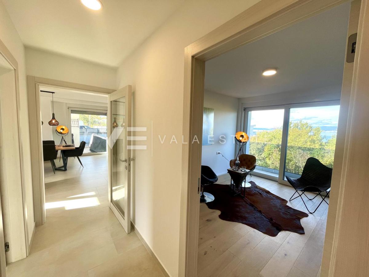 CONFORTEVOLE APPARTAMENTO CON VISTA MARE IN POSIZIONE ATTRAENTE