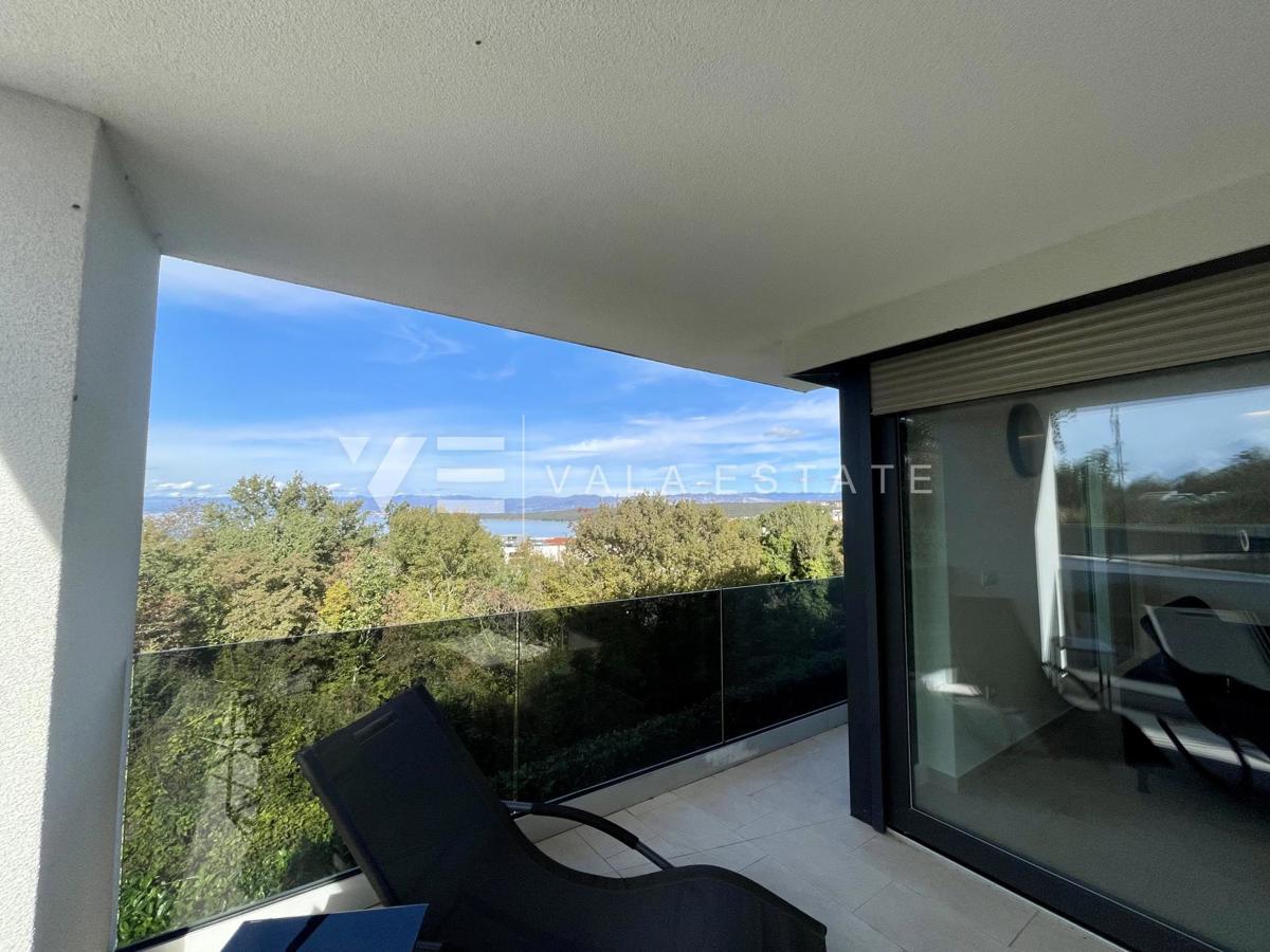 CONFORTEVOLE APPARTAMENTO CON VISTA MARE IN POSIZIONE ATTRAENTE