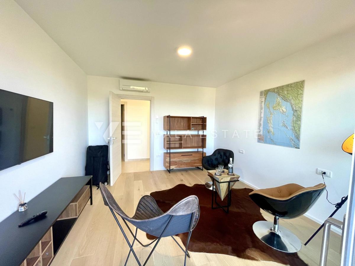 CONFORTEVOLE APPARTAMENTO CON VISTA MARE IN POSIZIONE ATTRAENTE