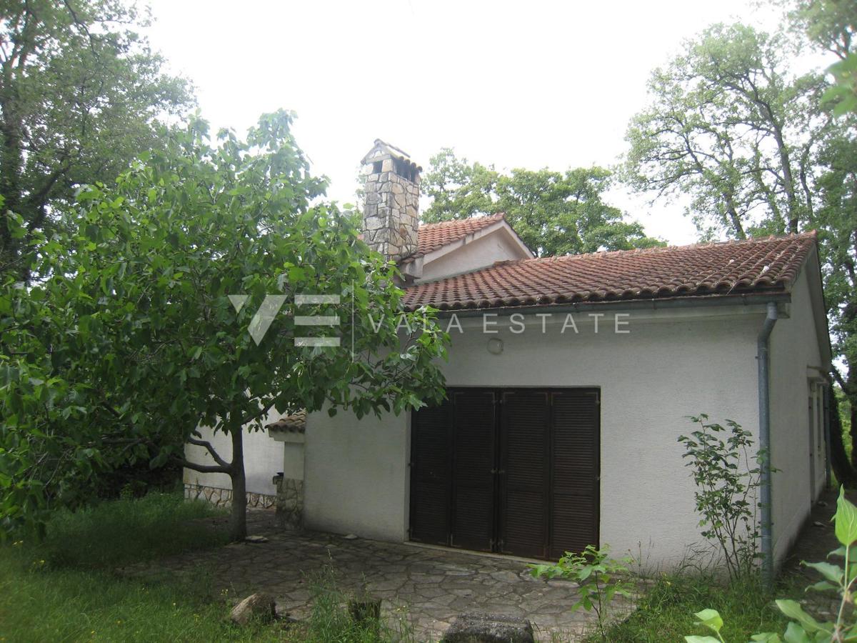 CASA INDIPENDENTE CON GIARDINO DI 2900 M2