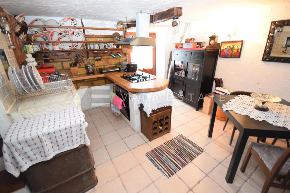 CASA DI PIETRA NEL CENTRO STORICO CON BELLA VISTA SUL MARE
